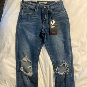 Levi 721 high-rise skinny jeans. Women’s size 28x30 new with tags.